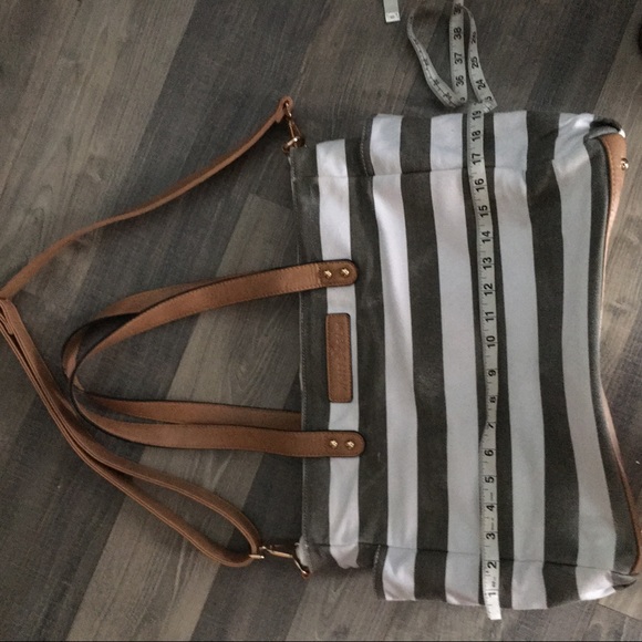 Aquilla White & Grey Striped Bag by White Elm in GUC - Picture 9 of 12